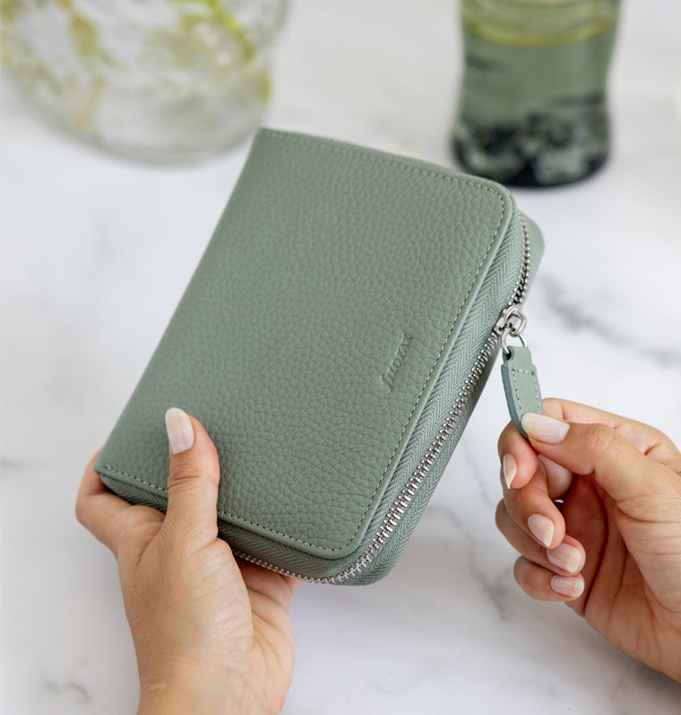 Norfolk Pocket Compact Zip Organiser Sage